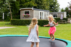 Kinderen trampoline